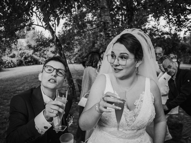 Le mariage de Oriane et Katia à La Réole, Gironde 120