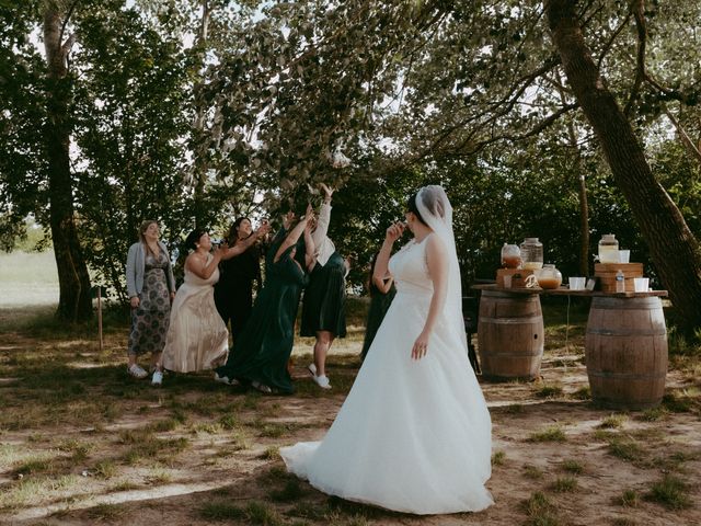 Le mariage de Oriane et Katia à La Réole, Gironde 122