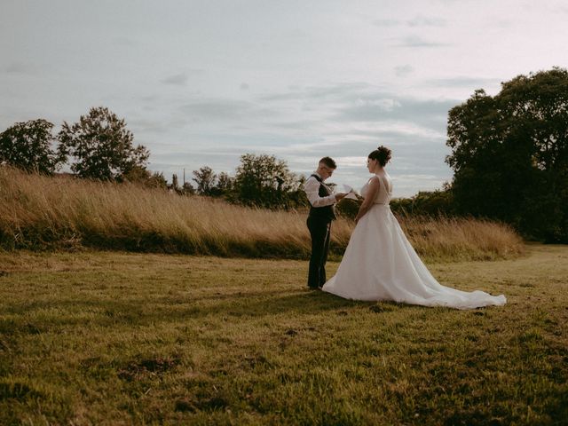 Le mariage de Oriane et Katia à La Réole, Gironde 141