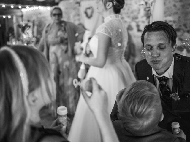 Le mariage de Edward et Lucy à Saint-Sulpice-le-Guérétois, Creuse 44