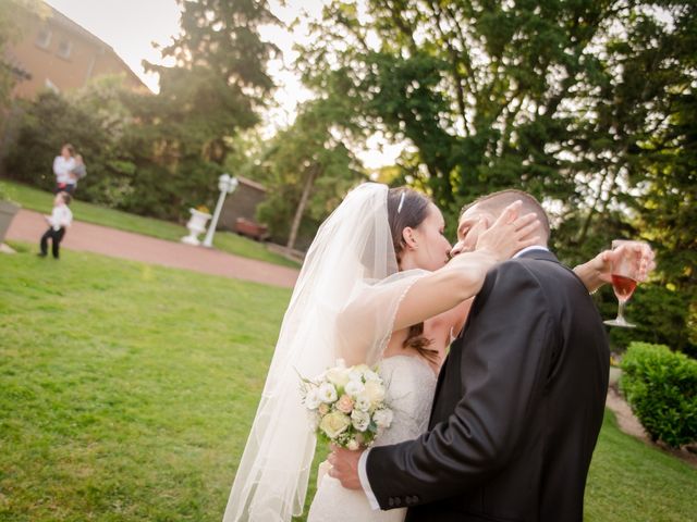 Le mariage de Alexandre et Marie à Curis-au-Mont-d&apos;Or, Rhône 24