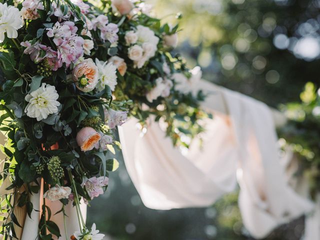 Le mariage de Nicolas et Kelly à Grambois, Vaucluse 56
