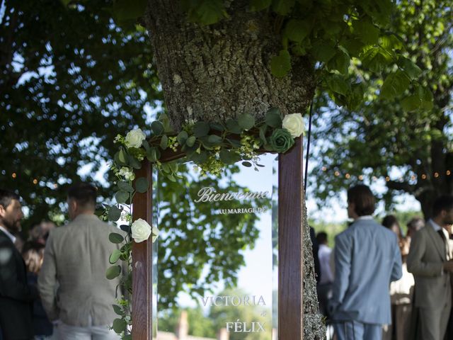 Le mariage de Félix et Victoria à Saint-Amand-Montrond, Cher 18