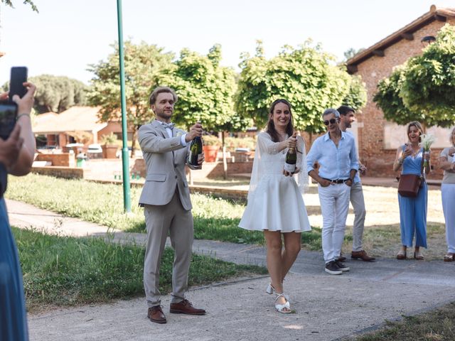 Le mariage de Christophe et Camille à Solomiac, Gers 11