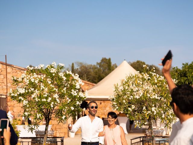 Le mariage de Loic et Héléne à Roquebrune-sur Argens, Var 32