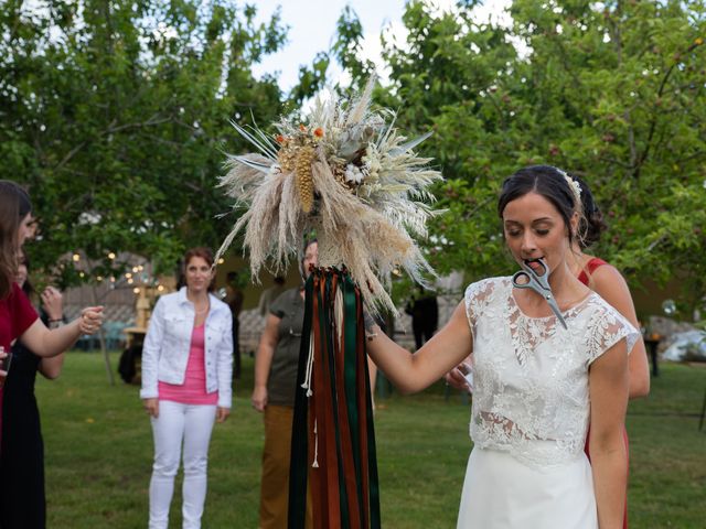 Le mariage de Damien et Amélie à Saint-Georges-de-Mons, Puy-de-Dôme 25