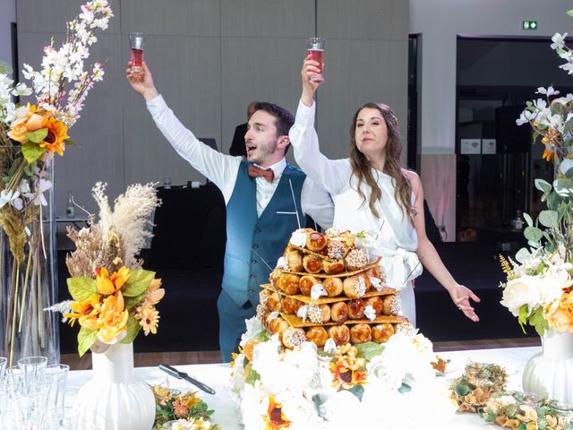 Le mariage de Adrien et Caroline à Les Écrennes, Seine-et-Marne 1