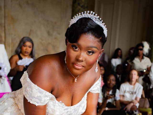 Le mariage de Nelycia  et Aruch à Blois, Loir-et-Cher 12