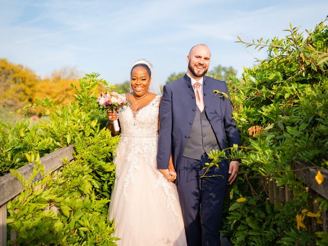 Le mariage de Nicolas et Vanessa à Le Plessis-aux-Bois, Seine-et-Marne 36