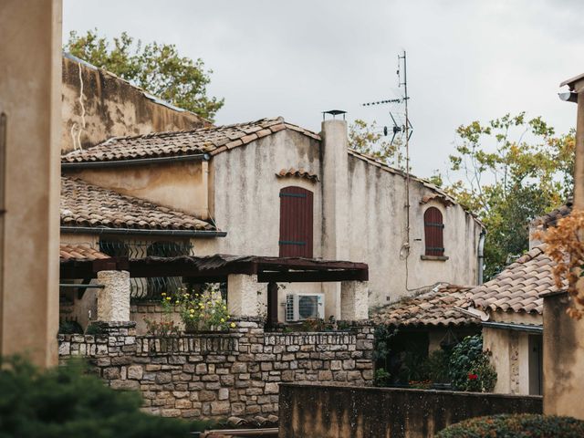 Le mariage de Alexandre et Magali à Rochefort-du-Gard, Gard 33