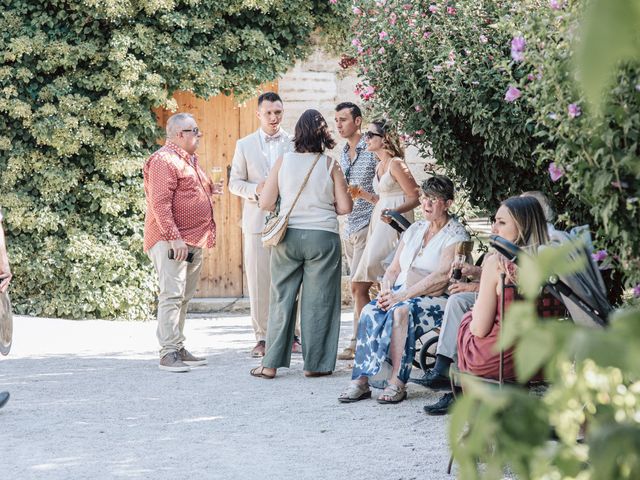 Le mariage de Lucas et Gaby à Althen-des-Paluds, Vaucluse 26