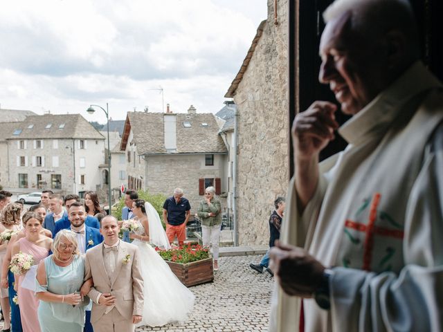 Le mariage de Benji et Manon à Rieutort-de-Randon, Lozère 30