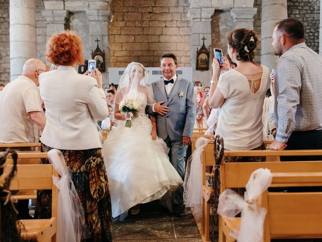 Le mariage de Benji et Manon à Rieutort-de-Randon, Lozère 34