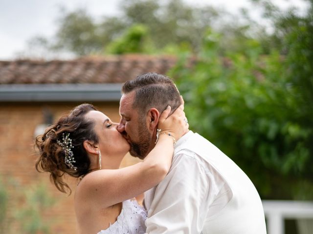 Le mariage de Sébastien et Julie à Saint-Loube, Gers 30