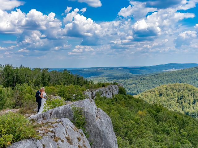 Le mariage de Mickaël et Karine à Pont-de-Roide, Doubs 2