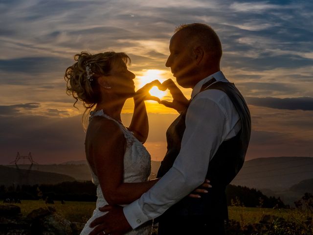 Le mariage de Mickaël et Karine à Pont-de-Roide, Doubs 35