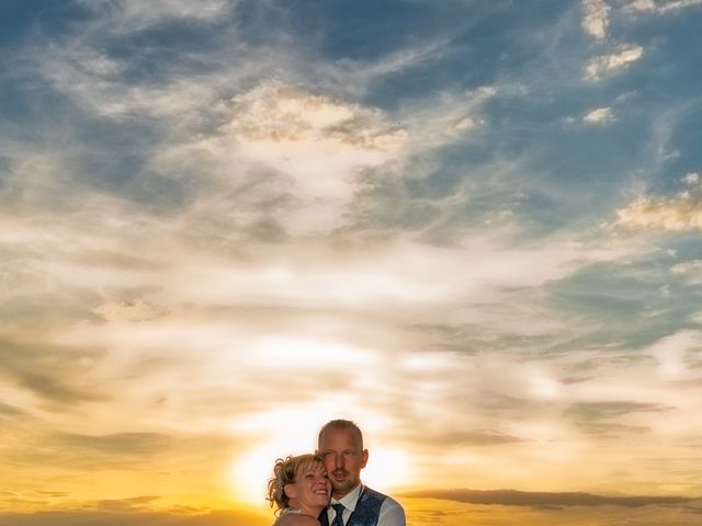 Le mariage de Mickaël et Karine à Pont-de-Roide, Doubs 36