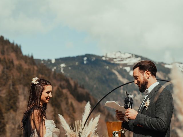 Le mariage de Victor et Honorine à Montriond, Haute-Savoie 60