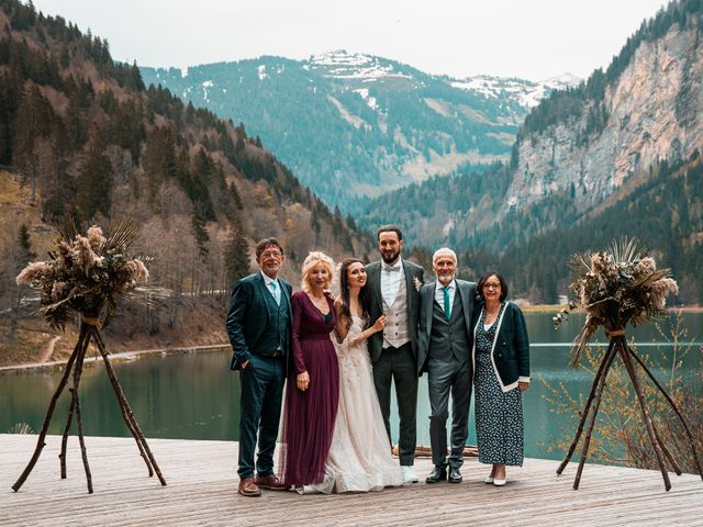 Le mariage de Victor et Honorine à Montriond, Haute-Savoie 113