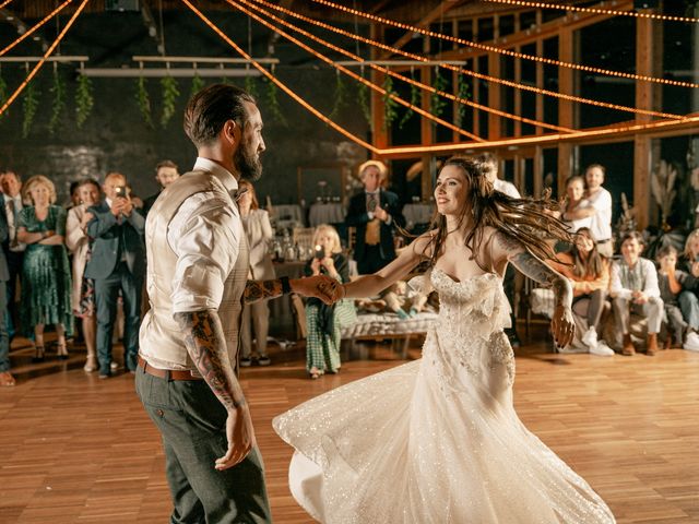 Le mariage de Victor et Honorine à Montriond, Haute-Savoie 142