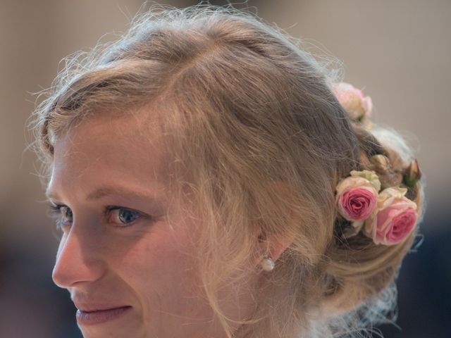 Le mariage de Xavier et Clotilde à Cubzac-les-Ponts, Gironde 4