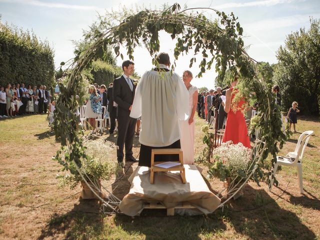 Le mariage de Alex et Sophie à Barneville-Carteret, Manche 21