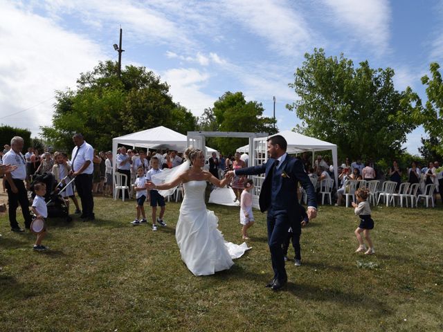 Le mariage de Tony et Hélène à Doué-la-Fontaine, Maine et Loire 33