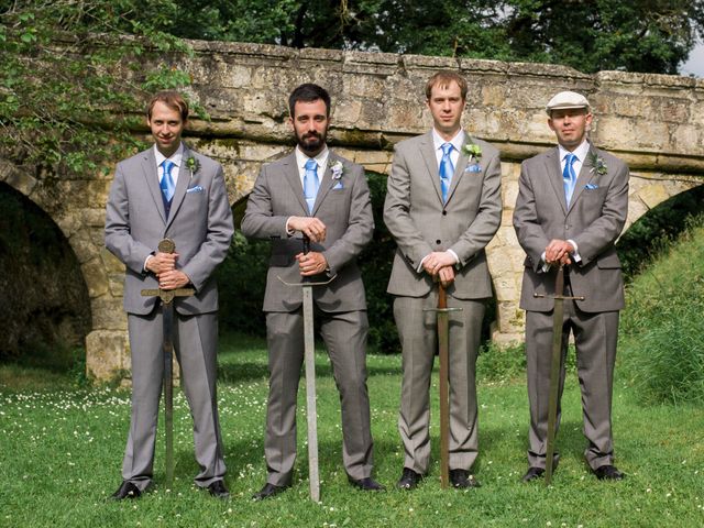 Le mariage de James et Anna à Goudourville, Tarn-et-Garonne 33