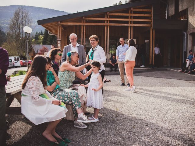 Le mariage de Laura et Lili à Barberaz, Savoie 13