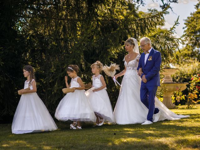 Le mariage de Kevin et Charlène à Ussac, Corrèze 17