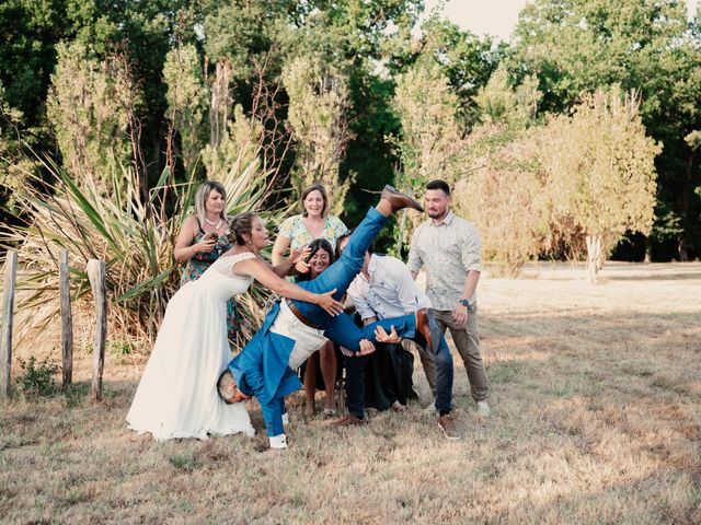 Le mariage de Thomas et Laurianne à Moncrabeau, Lot-et-Garonne 36