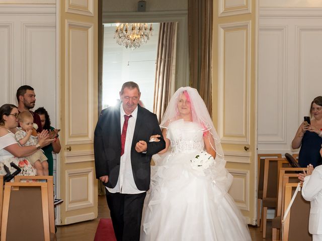 Le mariage de Emmanuelle et Cédric à Bourges, Cher 1