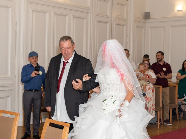 Le mariage de Emmanuelle et Cédric à Bourges, Cher 2