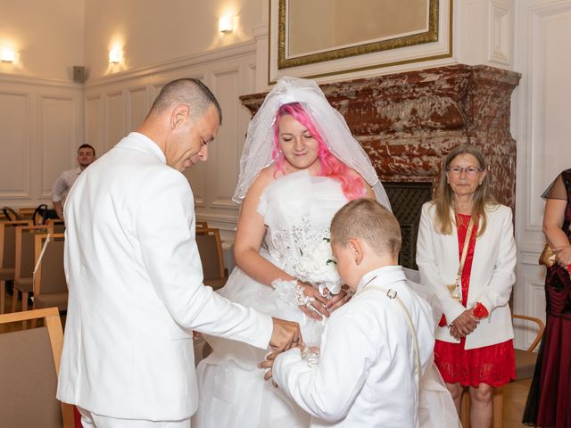 Le mariage de Emmanuelle et Cédric à Bourges, Cher 19