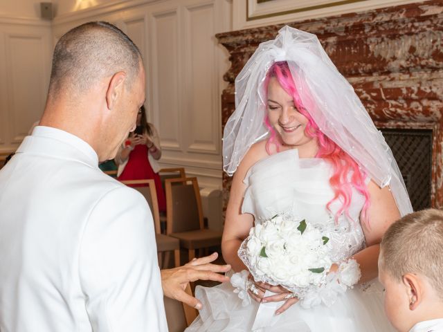 Le mariage de Emmanuelle et Cédric à Bourges, Cher 21