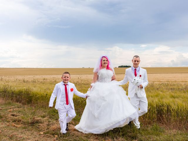 Le mariage de Emmanuelle et Cédric à Bourges, Cher 39