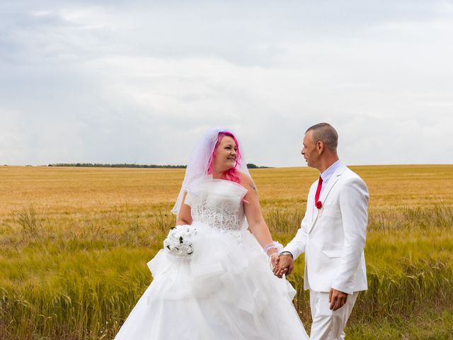 Le mariage de Emmanuelle et Cédric à Bourges, Cher 44