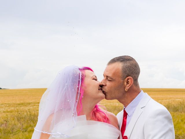 Le mariage de Emmanuelle et Cédric à Bourges, Cher 47