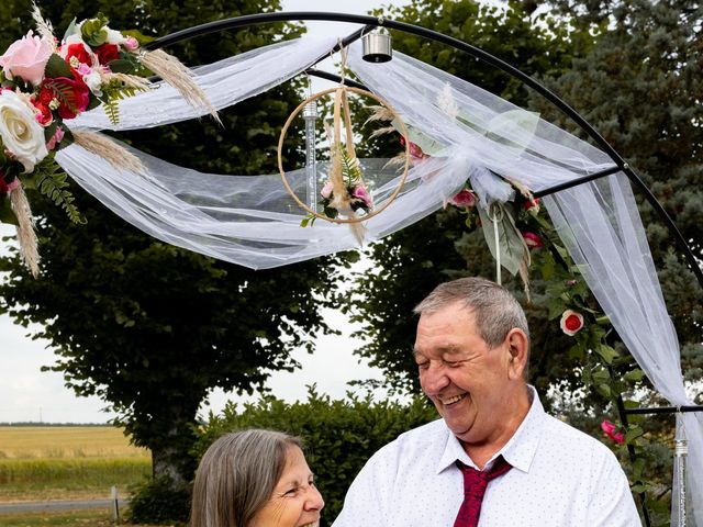 Le mariage de Emmanuelle et Cédric à Bourges, Cher 57