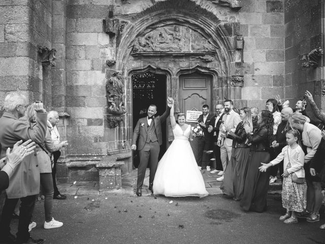 Le mariage de Alan et Clémence à Plounéventer, Finistère 18