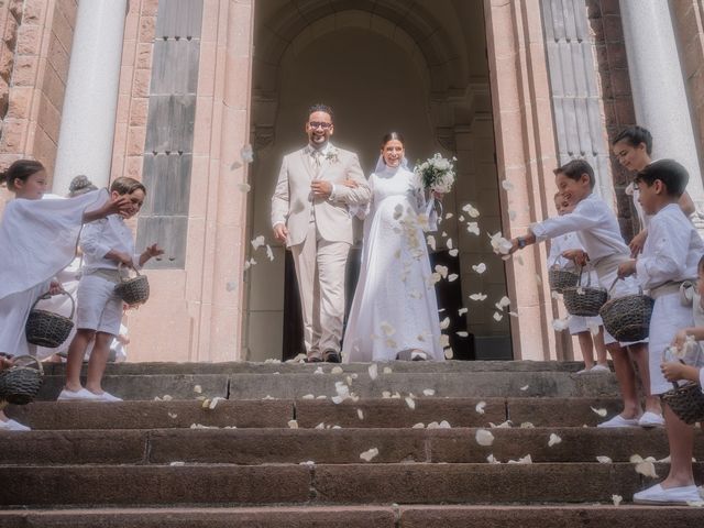 Le mariage de Pierre-Camille et Clarisse à Bourg-de-Thizy, Rhône 22