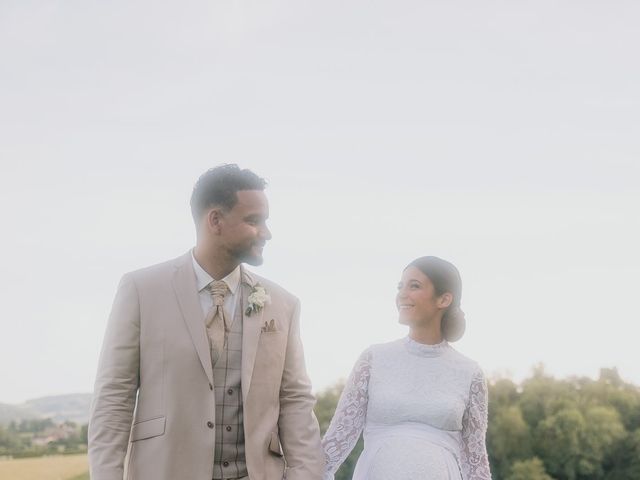 Le mariage de Pierre-Camille et Clarisse à Bourg-de-Thizy, Rhône 33