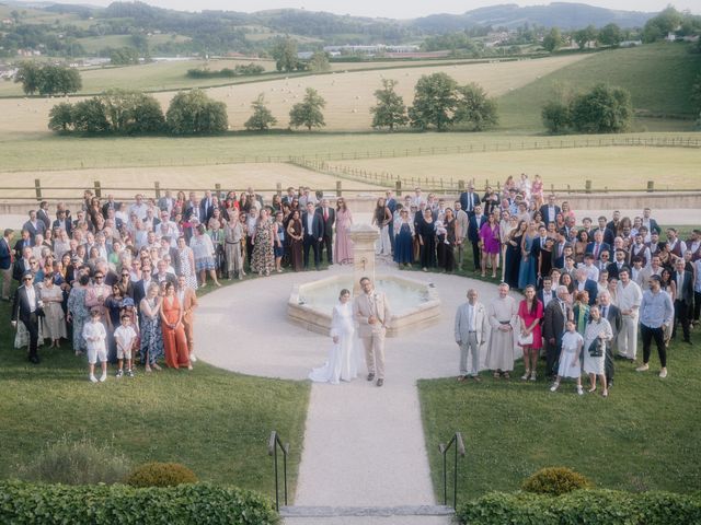 Le mariage de Pierre-Camille et Clarisse à Bourg-de-Thizy, Rhône 35