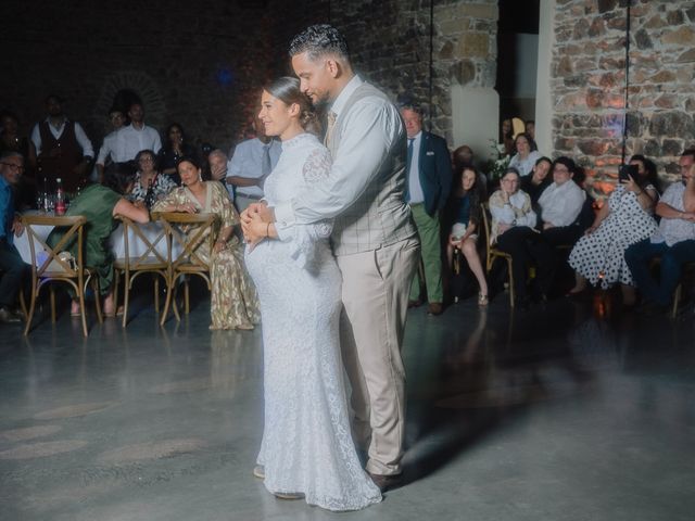 Le mariage de Pierre-Camille et Clarisse à Bourg-de-Thizy, Rhône 38