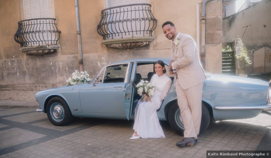 Le mariage de Pierre-Camille et Clarisse à Bourg-de-Thizy, Rhône