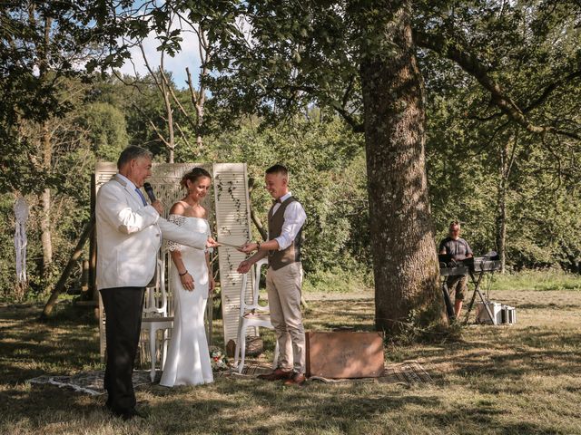 Le mariage de Jonathan et Laury à Issor, Pyrénées-Atlantiques 9