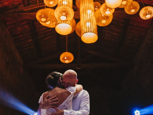 Le mariage de Olivier et Karine à Les Vignères, Vaucluse 16