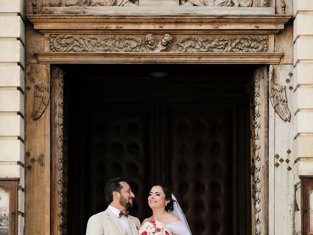 Le mariage de Anthony et Anais à Martigues, Bouches-du-Rhône 12