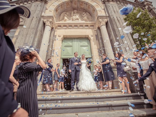 Le mariage de Adrien et Pauline à Roiffieux, Ardèche 23