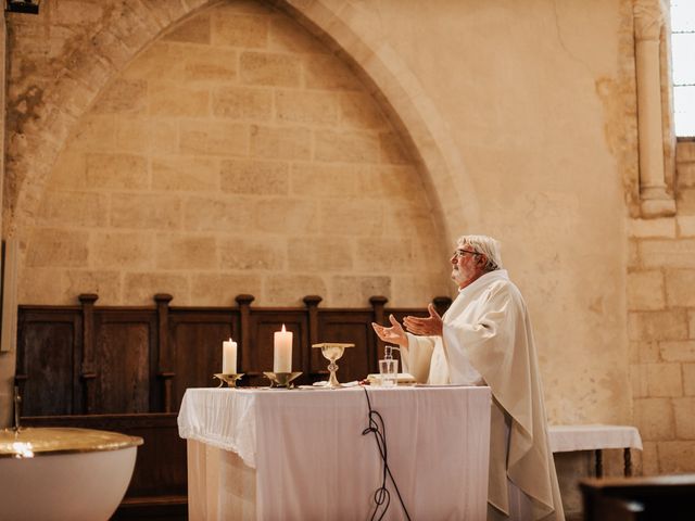 Le mariage de Adeline et Charles à Cubzac-les-Ponts, Gironde 27